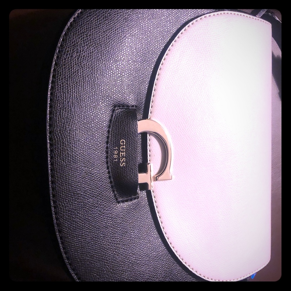 Guess purse New!  Black and white gold hardware
